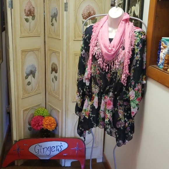Vintage Tops - Floral blouse and scarf